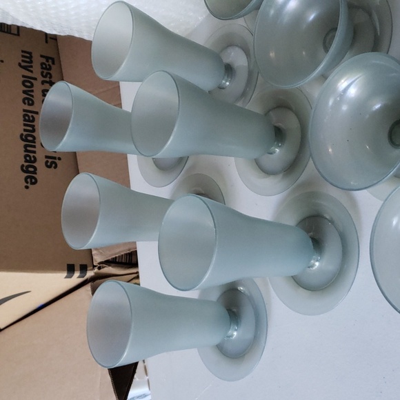 Tupperware - Picture 3 of 8